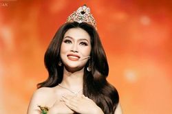 Hoa hậu Đoàn Thiên Ân gây tranh cãi chỉ vì một hành động giống Địch Lệ Nhiệt Ba