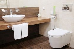 Giật mình lý do nên xả nước bồn cầu khi nhận phòng khách sạn