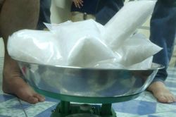 Bắt giữ hai đối tượng mua bán gần 1kg ma túy