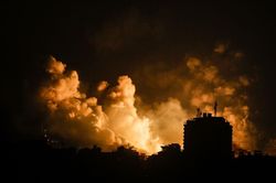 Israel đặt mục tiêu 'xóa sổ' Hamas khi Gaza quay cuồng vì bị dội bom