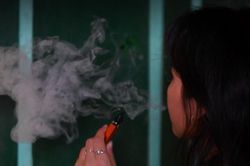 Thuốc lá thế hệ mới đe dọa thành quả phòng chống tác hại thuốc lá tại Việt Nam