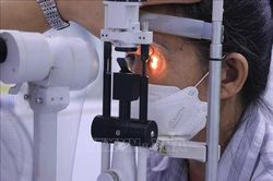 Hạn chế bệnh đau mắt đỏ lây lan trong cộng đồng