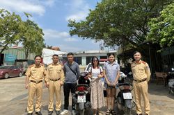 Mất xe máy đúng ngày mùng 1 Tết, bị hại vui mừng nhận lại sau 4 năm từ số điện thoại lạ