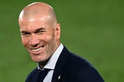 Không có chuyện Zidane dẫn dắt Man United