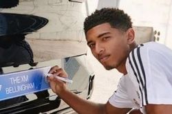 Real Madrid: Jude Bellingham và đồng đội được tặng xe ô tô điện