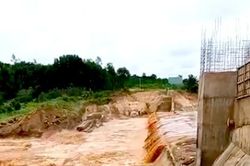 Cận cảnh đập dẫn nước của thủy điện ở Gia Lai bị vỡ tan hoang