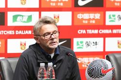 HLV Troussier nói gì sau trận đội tuyển Việt Nam gặp Trung Quốc? Eden Hazard tuyên bố giải nghệ ở tuổi 32
