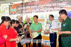 Đồng hành cùng nông dân vượt khó