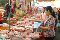 Giá heo hơi hôm nay 11/10: Đà giảm chưa có dấu hiệu ngưng