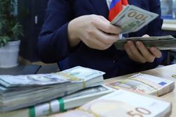 Tỷ giá hôm nay (11/10): Đồng USD kéo dài đà giảm