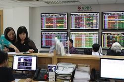 Áp lực bán gia tăng, VN-Index giằng co nhẹ cuối phiên
