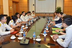 Tổng cục Thuế thăm và làm việc với HNX