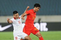 Tuyển Việt Nam: HLV Troussier đã thổi lửa nhưng vẫn cần chữ nhẫn