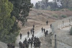 Israel chuẩn bị tấn công trên bộ vào Gaza, không dừng phong tỏa vì nhân đạo