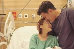 Trường Giang - Nhã Phương đau đầu đặt tên cho quý tử mới chào đời