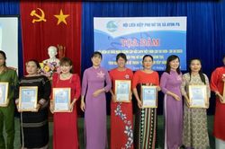Ayun Pa: Trao 7 giải thưởng cuộc thi vẽ tranh 'Sắc màu bình yên'