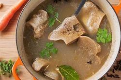 Nước hầm xương có chứa collagen không?