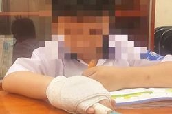Giáo viên đánh học sinh bị xử lý thế nào?
