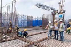 Vị trí công tác nào thuộc lĩnh vực xây dựng phải định kỳ chuyển đổi?