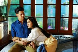 Ngày nào bà xã cũng về nhà ngoại, lén đi theo tôi bật khóc