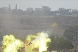 Ai Cập củng cố biên giới với Gaza, '13 con tin thiệt mạng do Israel không kích'