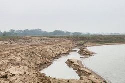 Phát hiện thi thể người bị phân mảnh bên sông Hồng ở Hà Nội