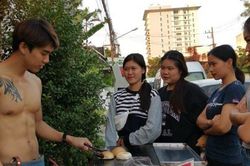 'Mỹ nam bán bánh mì' từng khiến chị em xếp hàng dài si mê, giờ thay đổi bất ngờ