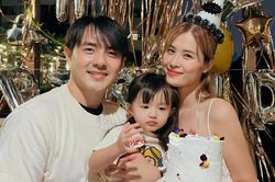 Đông Nhi khoe ảnh tuổi mới, spotlight lại bị nhóc tỳ Winnie chiếm hẳn