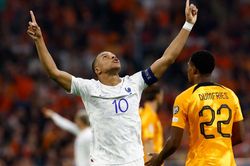 Mbappe vẽ siêu phẩm, Pháp hạ gục Hà Lan
