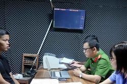 Tạm giam thanh niên tung 3 clip 'nóng' của người yêu cũ lên Facebook