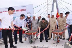 Chính thức hợp long cầu Mỹ Thuận 2 nối Tiền Giang và Vĩnh Long