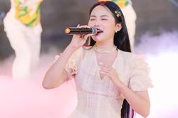Phương Mỹ Chi hát 'Bài ca đất Phương Nam' cực mùi: Ai nghe cũng đều nức lòng!