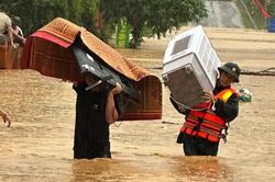 Cảnh báo thiên tai cấp 4 tại Thừa Thiên Huế, Đà Nẵng
