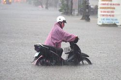 Mưa lớn ở Thừa Thiên Huế, Đà Nẵng: Nâng cảnh báo rủi ro thiên tai cấp cao nhất