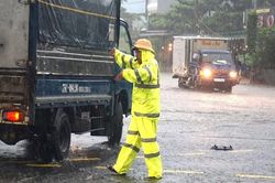Mưa xối xả ở miền Trung kéo dài tới khi nào?