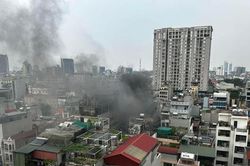 Đun nước sôi, để xảy ra cháy tại tầng thượng