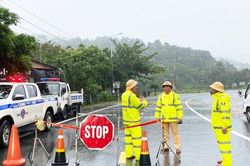 Đèo Hải Vân lưu thông trở lại sau sạt lở