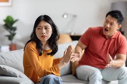 Cách ứng xử khôn ngoan khi vợ 'nổi cơn tam bành'