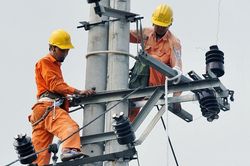 Trình phương án giá điện trước 25/10, EVN Hà Nội đổi lịch chốt số công tơ điện