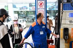 Bộ Tài chính đề xuất giảm thuế bảo vệ môi trường với xăng dầu hết năm 2024