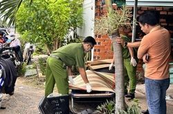 Người đàn ông làm nghề mài dao, kéo tử vong trước quán cà phê