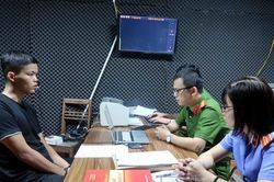 Tạm giam đối tượng dùng hình ảnh 'nóng' cưỡng đoạt tài sản