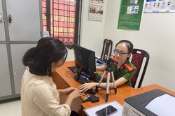 Nữ cảnh sát khu vực làm nhiệm vụ 'xuyên' đại dịch Covid-19 và may mắn chưa một lần nhiễm dịch