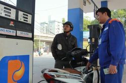 Giảm thuế bảo vệ môi trường xăng dầu: Ý kiến bất ngờ từ chuyên gia