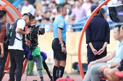 Chờ một V-League khởi sắc