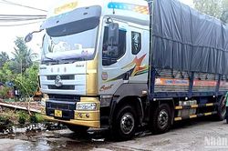 Cà Mau: Xe quá tải lưu thông làm hư hỏng cầu dân sinh