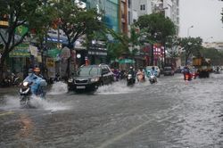 Ứng phó với mưa lớn cục bộ tại khu vực từ Hà Tĩnh đến Bình Định