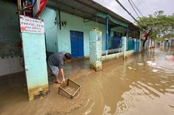 Mưa lớn ở miền Trung khiến 2 người chết, gần 147ha hoa màu bị ngập