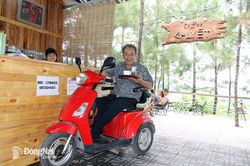 Chuyện ở quán cà phê Khuyết
