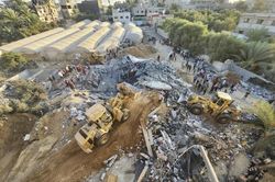 Cạn kiệt nước sạch cho dân thường ở Gaza
